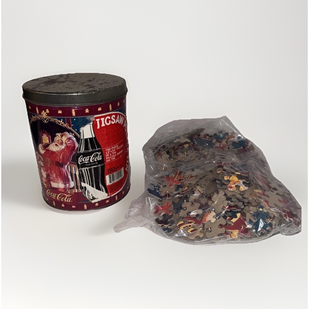 Coca-Cola Santa Claus Christmas‎ 700 Piece Jigsaw Puzzle Collector's Tin